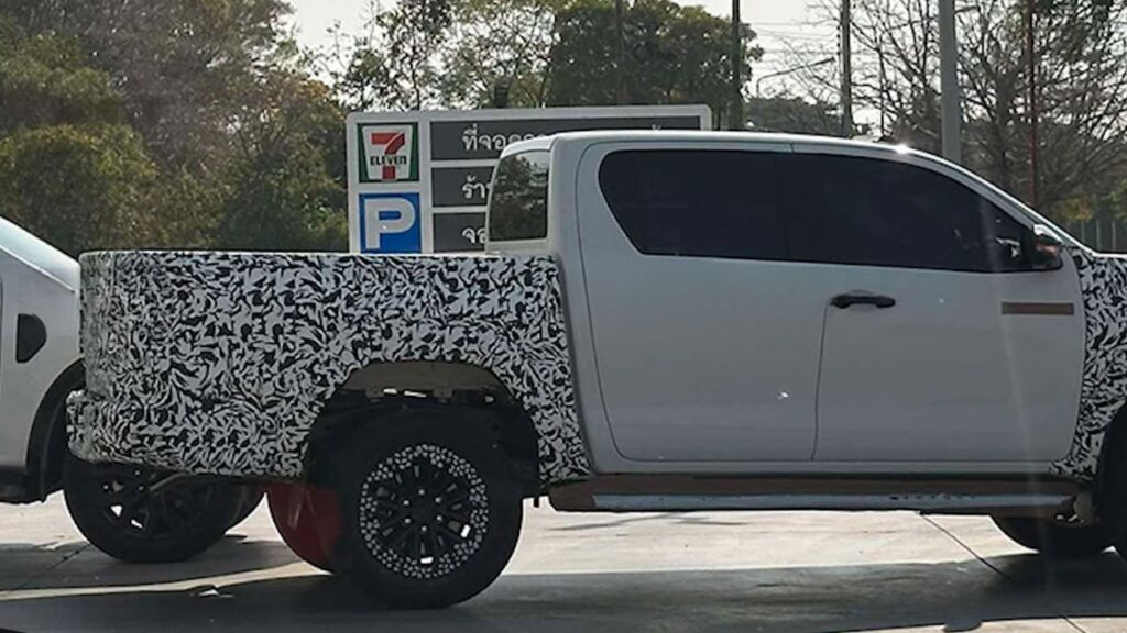 2025/2026 Toyota Hilux: Platform, Design Updates, and What to Expect ...